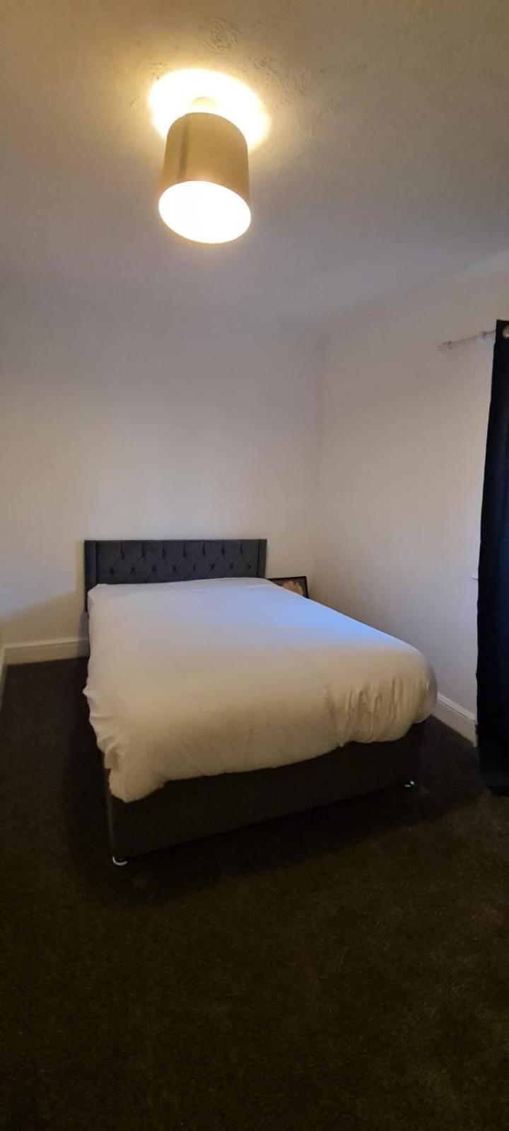 Gillingham Villa 4 Bedroom Free Sports Channels Exterior photo